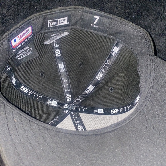 Miami marlins fitted cap. Size 7 never worn - Picture 2 of 3